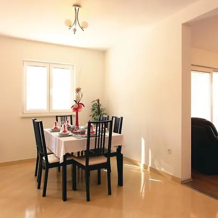 Gorgeous In Labin With Kitchen Casa vacanze