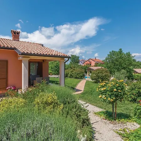 Gorgeous In Labin With Kitchen