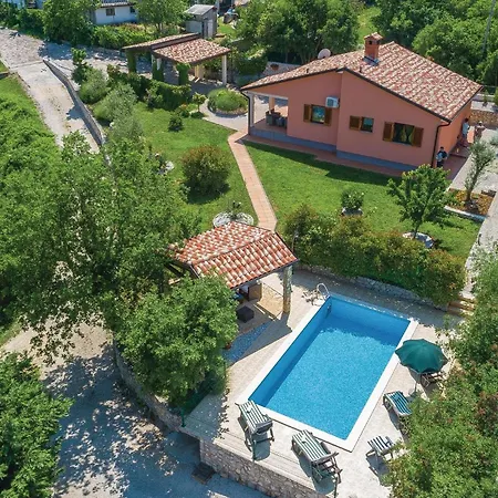 Gorgeous In Labin With Kitchen *